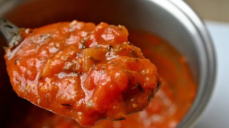 Teleći odresci u umaku od rajčice