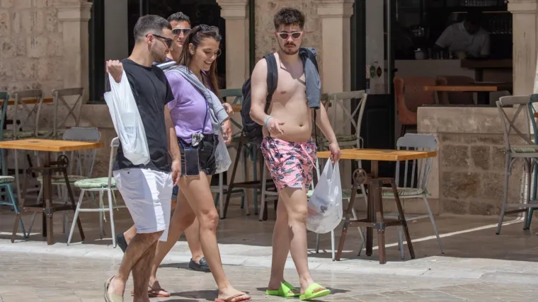 U Otočcu izmjereno svega 7 stupnjeva, no do kraja tjedna nas čekaju paklene vrućine