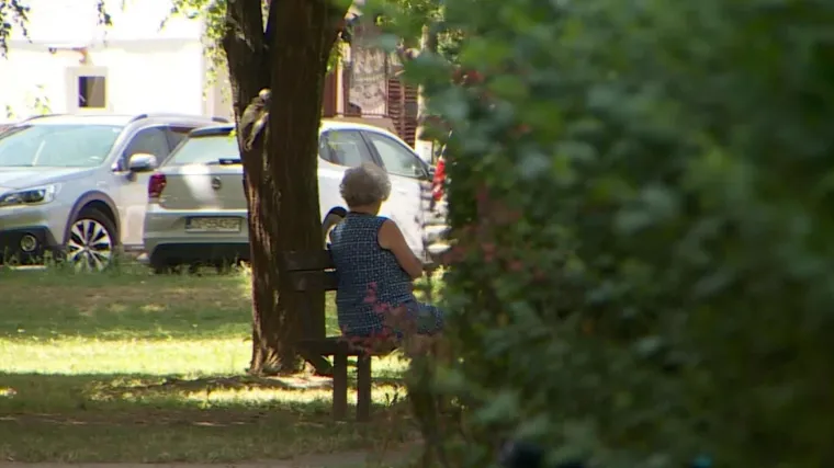 Umirovljenoj blagajnici mirovina raste za 40, a zastupnicima za 250 kuna: 'Da smo kod talibana dobili bismo vi&scaron;e'