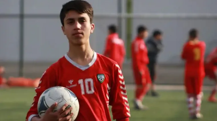 Među poginulima koji su htjeli pobjeći iz Kabula je i mlada nada afganistanskog nogometa. Poku&scaron;ao se uhvatiti za zrakoplov pa pao