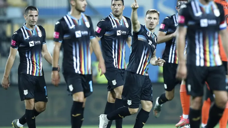 Rijeka preokretom pobijedila &Scaron;ibenik, Hajduk prvi na HNL ljestvici