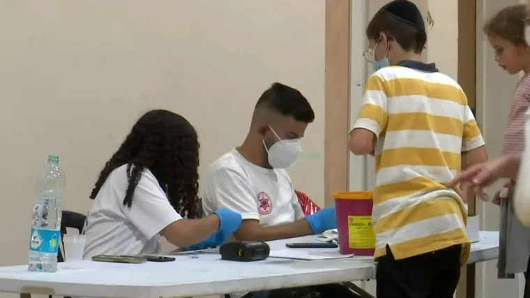 U Izraelu krenulo testiranje djece na antitijela-test je besplatan, krv se vadi iz prsta