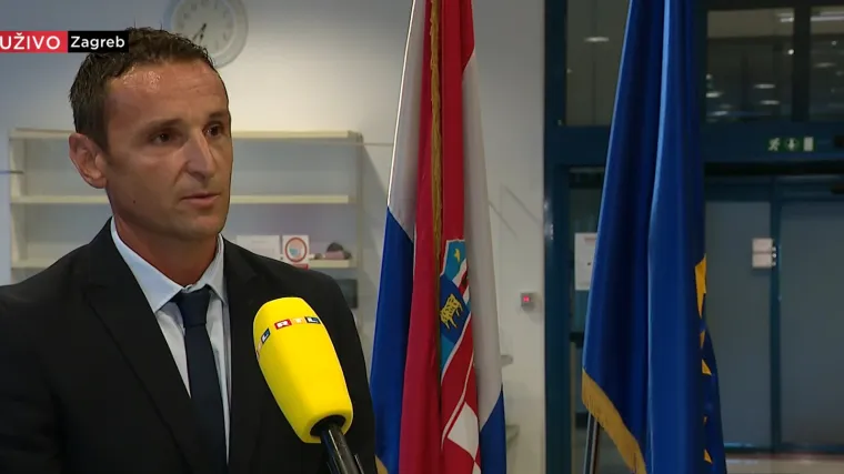 Savjetnik ministra obrazovanja objasnio: Sve o maskama u &scaron;kolama, cijepljenju, trajanju sata, balončićima, roditeljskim sastancima