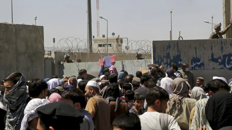 Afganistanci demantiraju da su pucali na talijanski avion pun civila: Samo su htjeli rastjerati gomilu