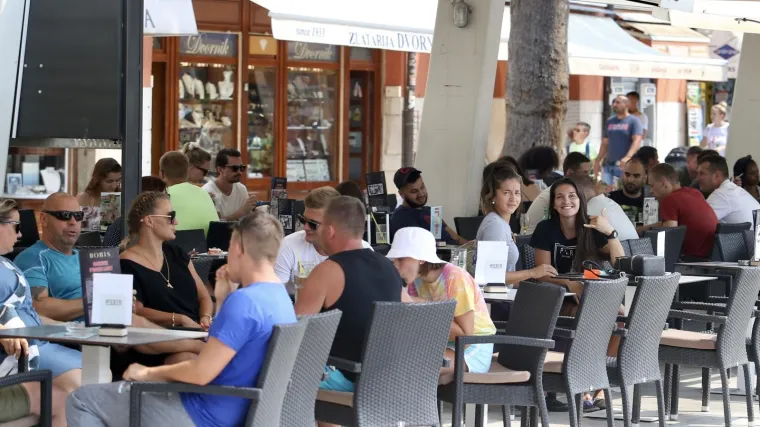 Ugostitelji napokon zadovoljni zbog odluke Stožera: 'Konačno možemo raditi i unutra'