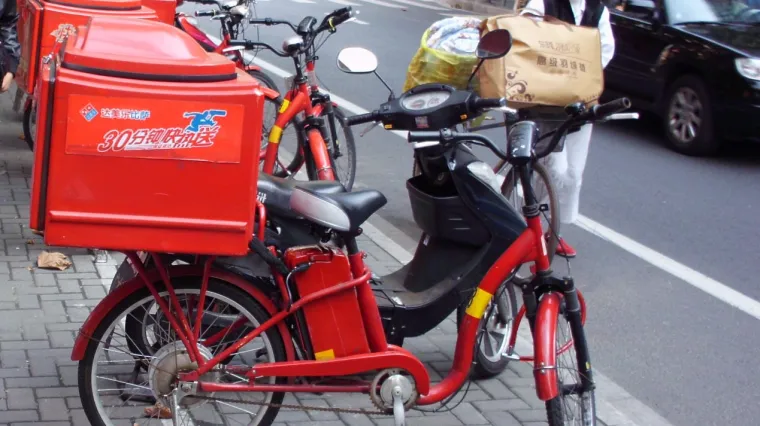 Bio je ministar komunikacija u Afganistanu, sad je dostavljač pizze u Njemačkoj. Ali, postoji gadna kvaka