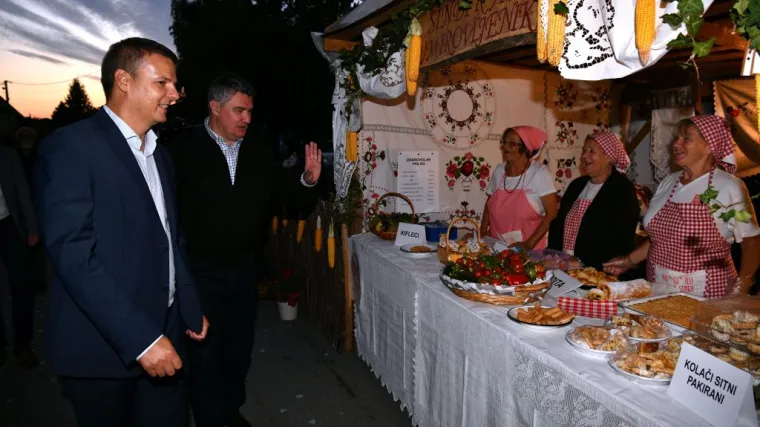 Predsjednik Milanović u Vrbovcu: 'Pazite na zdravlje, mislite na sebe, cijepite se'