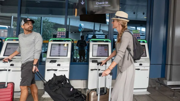 Uvodi ograničenja za putnike iz SAD-a i jo&scaron; pet zemalja