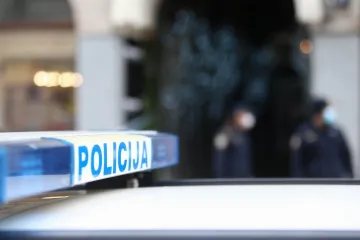 Automobil udario pješakinju koja je pretrčavala Maksimirsku cestu: Hitna ju odvezla u bolnicu