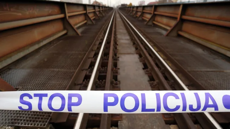 Dijete je zadobilo te&scaron;ke opekline od strujnog udara jer se popelo na vagon teretnog vlaka