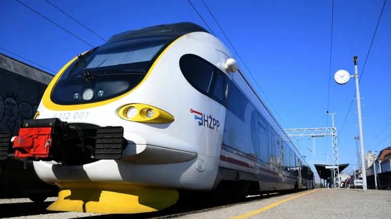 Dijete (12) stradalo od udara struje na vagonu na željezničkom kolodvoru: U bolnici u Klaićevoj bore se za njegov život