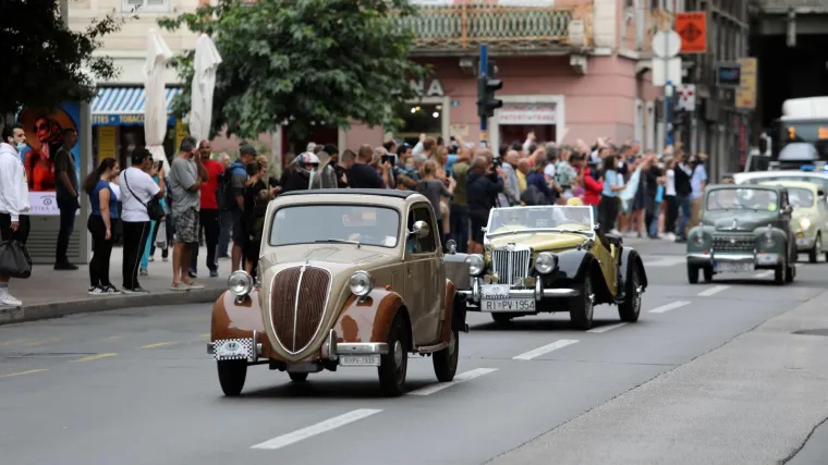 Njima godine idu u prilog! Oldtimer klub Rijeka proslavio 25. rođendan: 'Ovo je obiteljska ljubav, ja sam odrastao uz ovaj auto...'