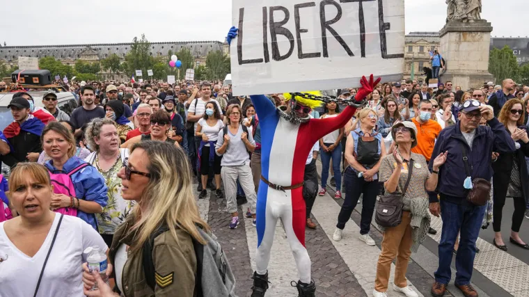 'Sloboda!'; 'Otpor!': Novi dan prosvjeda protiv zdravstvene propusnice u Francuskoj