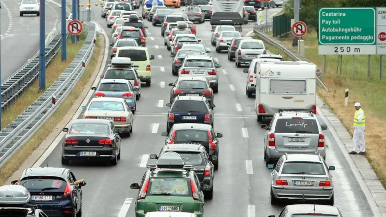 Ovaj vikend ponovno oboreni rekordi: Na autocestama 42 posto vozila vi&scaron;e nego lani