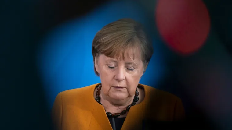 &Scaron;to će najmoćnija žena svijeta raditi u mirovini? Pa s 15.000 eura mjesečno, službenim autom, vozačem i za&scaron;titom - može sva&scaron;ta...