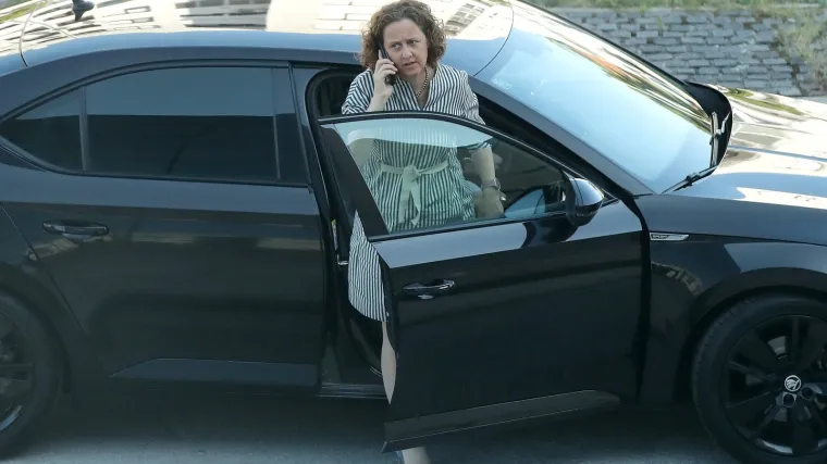 Obuljen Koržinek se obru&scaron;ila na Juričana zbog performansa zbog radio koncesija ispred HDZ-a: 'To je licemjerno!'