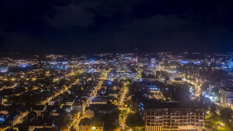 VIDEO 'Grad spava, čujem mu disanje': Jeste li se ikada zapitali kako glavni grad izgleda u sitnim satima?