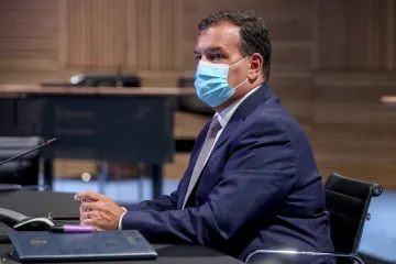 Beroš objavio koliko je cijepljenih, a koliko necijepljenih ljudi na respiratorima. Broj zaraženih i dalje je u porastu