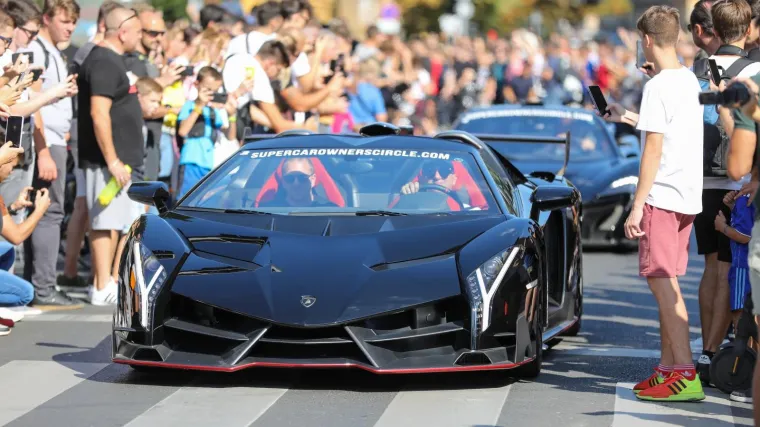 FOTO, VIDEO Milijuni na cesti: Pogledajte kolonu luksuznih automobila koja se formirala u Zagrebu