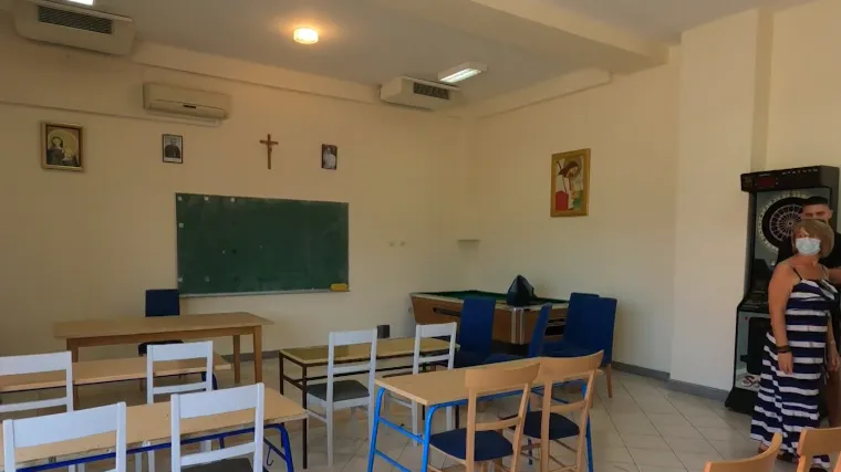 U crkvu umjesto u učionicu! Dio učenika riječke &scaron;kole Srdoči od ponedjeljka će nastavu imati u crkvi