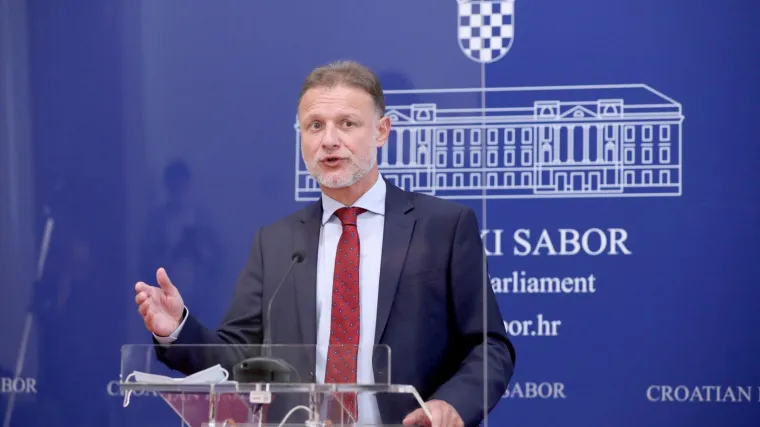 Tajniku Sabora prije 11 mjeseci istekao mandat, a i dalje radi. Jandroković: 'To ćemo rije&scaron;iti početkom jeseni'