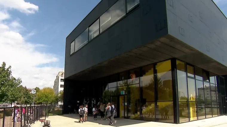 Iako u Hrvatskoj postoje škole koje rade u tri smjene, Ministarstvo ima drugačiji plan. Ispitali smo koje su prednosti jednosmjenske nastave