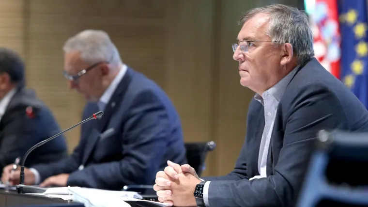 Danas je zabilježen 941 novi slučaj, a desetero osoba je preminulo