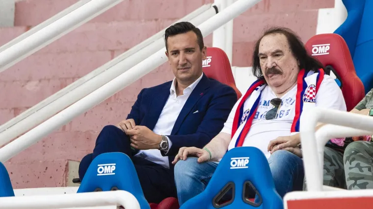 Avion s uznemirujućom porukom za Ronalda šokirao navijače na Old Traffordu