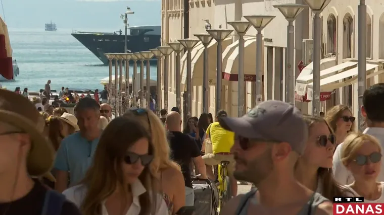 Hrvatska je u crvenom, no mnogi turisti to ne znaju: Turiste iz Če&scaron;ke čekaju problemi nakon povratka kući