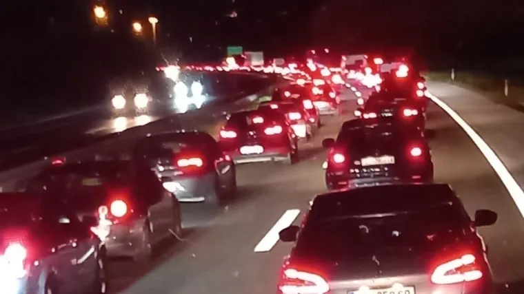 Mislili ste da su ljetne vikend gužve na autocestama pro&scaron;le? Ljudi koji su zapeli u koloni od Vukove Gorice ne bi se složili
