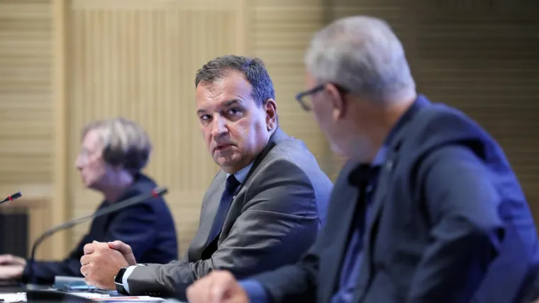 Stožer objavio: U posljednja 24 sata zabilježeno je 1.835 novih slučajeva, u Hrvatskoj 7.037 aktivnih slučajeva