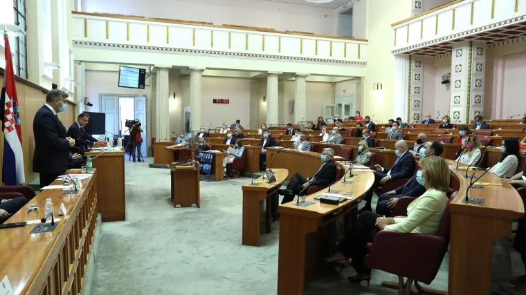 Slažete li se? Oporba tvrdi da minimalna plaća nije dostatna: 'Daleko je od toga da pruža slobodan i dostojanstven život'