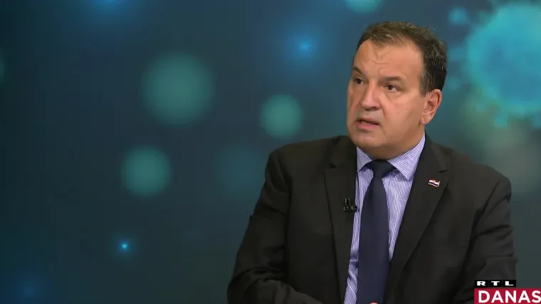 Prvo K. Toplice, pa Sinj. Bero&scaron; apelira: 'U avionu biste da vas vozi pilot. U restoranu da kuha kuhar. Slu&scaron;ajte struku!'