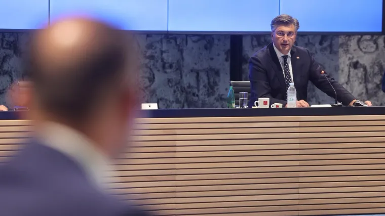 Plenković o&scaron;tro: 'Potpuno je neprihvatljiv ovaj cirkus u Krapinskim Toplicama  kao i &scaron;arlatanstvo gradonačelnika Sinja!'