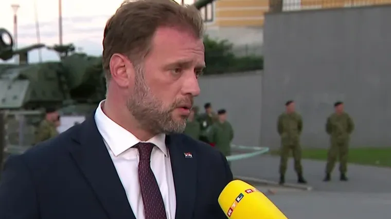 Banožić iz Vukovara za RTL: 'Sramota je &scaron;to Penava nije na&scaron;ao vremena da kao gradonačelnik dođe pozdraviti vojsku'