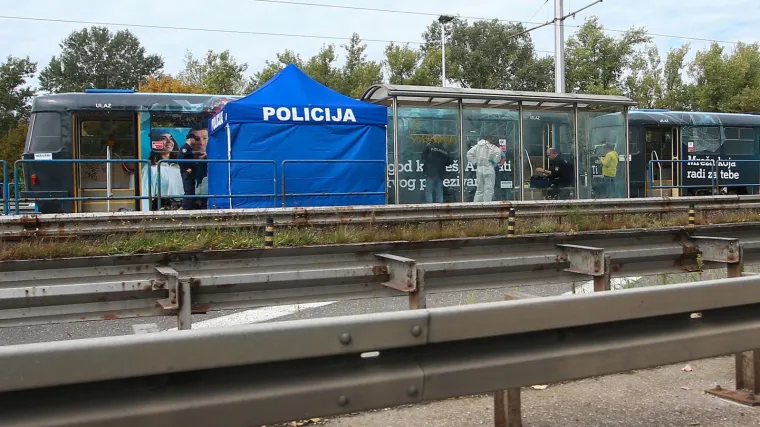 FOTO Užas u Zagrebu! U tramvaju pronađen mrtav mu&scaron;karac. Na tijelu su vidljivi tragovi nasilja