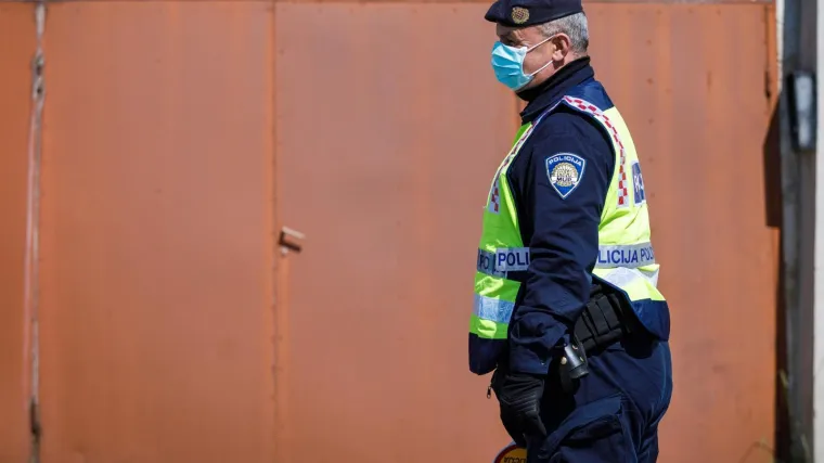 Mrtvo tijelo mu&scaron;karca pronađeno pokraj velikog trgovačkog lanca