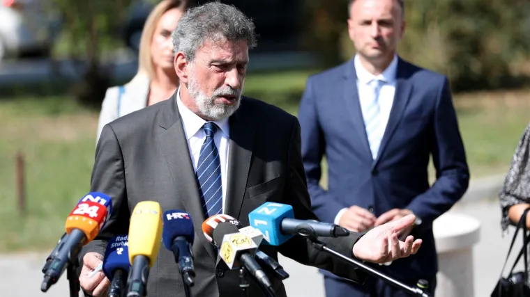 Ministar Fuchs: 'Procijepljenost je ključna, dok je povratak studenata u predavaonice prioritet'