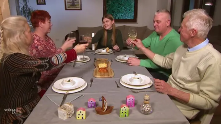 Najmlađa ovotjedna domaćica odu&scaron;evila goste jelima i ugođajem: 'Ona je za mene moralni pobjednik tjedna, svaka čast!'
