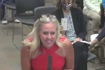 Majku razbjesnila knjiga iz školske knjižnice: 'Ne učite mi djecu o analnom seksu. Ja ga nikad nisam upražnjavala'