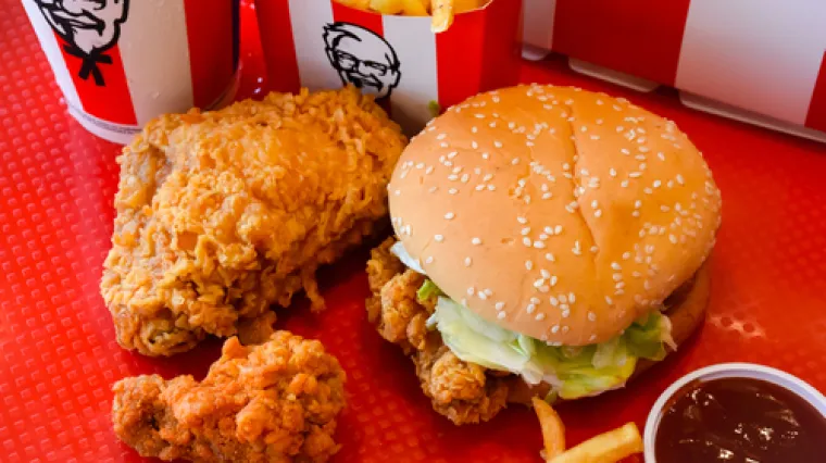 Policija uhitila dvojicu mu&scaron;karaca zbog piletine: Scena podsjeća na zaplet kriminalne komedije