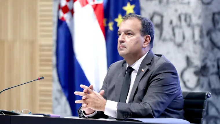 Bero&scaron;: 'Zakon nas obavezuje &scaron;titi pacijente i radnike u zdravstvu. Ako netko ima bolji prijedlog od ovih mjera, neka kaže'