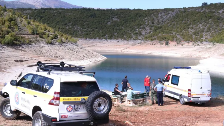 Policija potvrdila RTL-u: Mladić nestao u jezeru Peruća je pronađen blizu mjesta na kojem je i&scaron;ao preplivati jezero