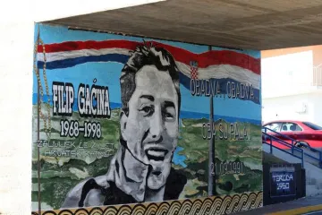 U Primo&scaron;tenu napravljen mural: 'Obadva, obadva, oba su pala!'