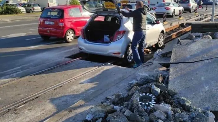 Vozilo auto&scaron;kole zapelo na tramvajskoj pruzi u Dubravi: 'Instruktor se sigurno igrao na mobitelu'
