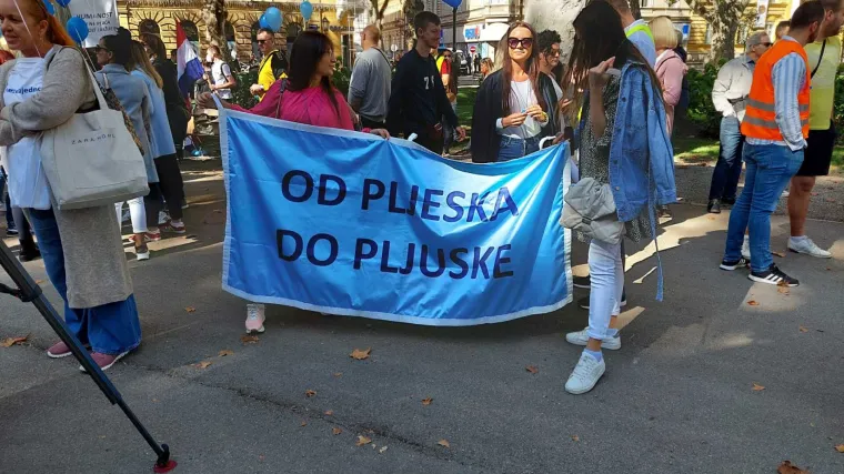 Traje prosvjed medicinskih radnika: 'Od pljeska do pljuske'
