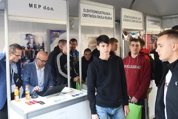 Sajam karijera privukao brojne učenike ali i poslodavce; Kuzman: 'Na&scaron;e tvrtke rastu i traže radnike, svi znamo kako ih se može zadržati u Karlovcu'