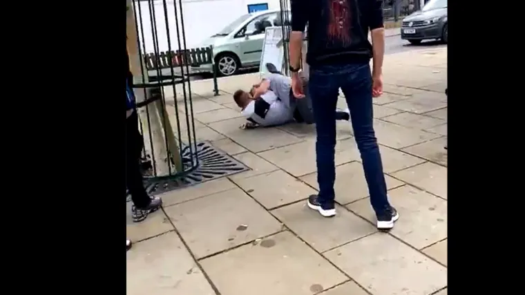 Dječak koji je posramio nasilnika na ulici dobio iznenađujući poziv: 'Znao sam &scaron;to moram napraviti'