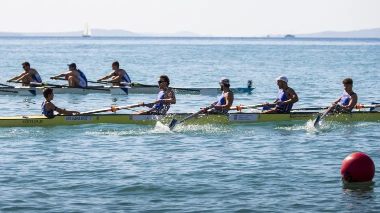 Održana je Regata sv. Duje: Poslastica je bila repriza olimpijskog finala iz Sydneya između Hrvatske i Velike Britanije
