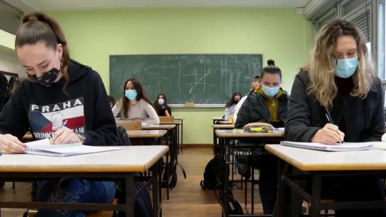 HZJZ objavio upute &scaron;to činiti pri zarazi koronom u razredu: Koje su dužnosti &scaron;kole, tko i kada mora u samoizolaciju